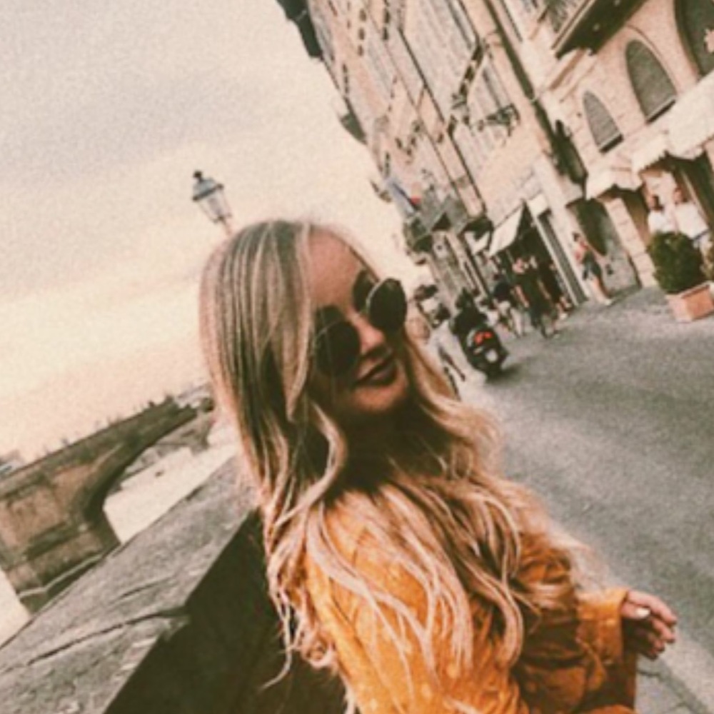 Meet your Posher, Kelly